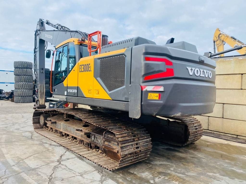 2021 Volvo EC300EL Crawler Excavator