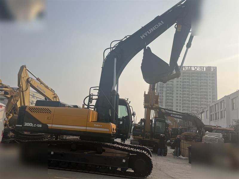 2022 Hyundai R300LC-9S Crawler Excavator
