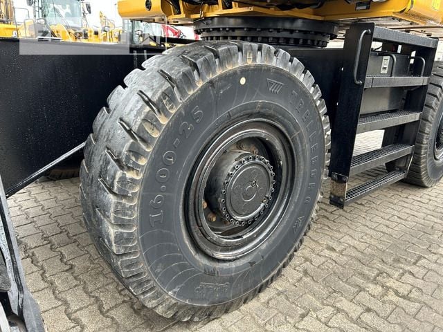 2022 Caterpillar MH3040-07A Material Handler