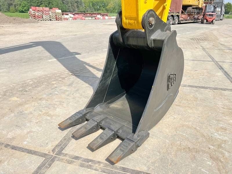 2025 JCB 245 HDLR