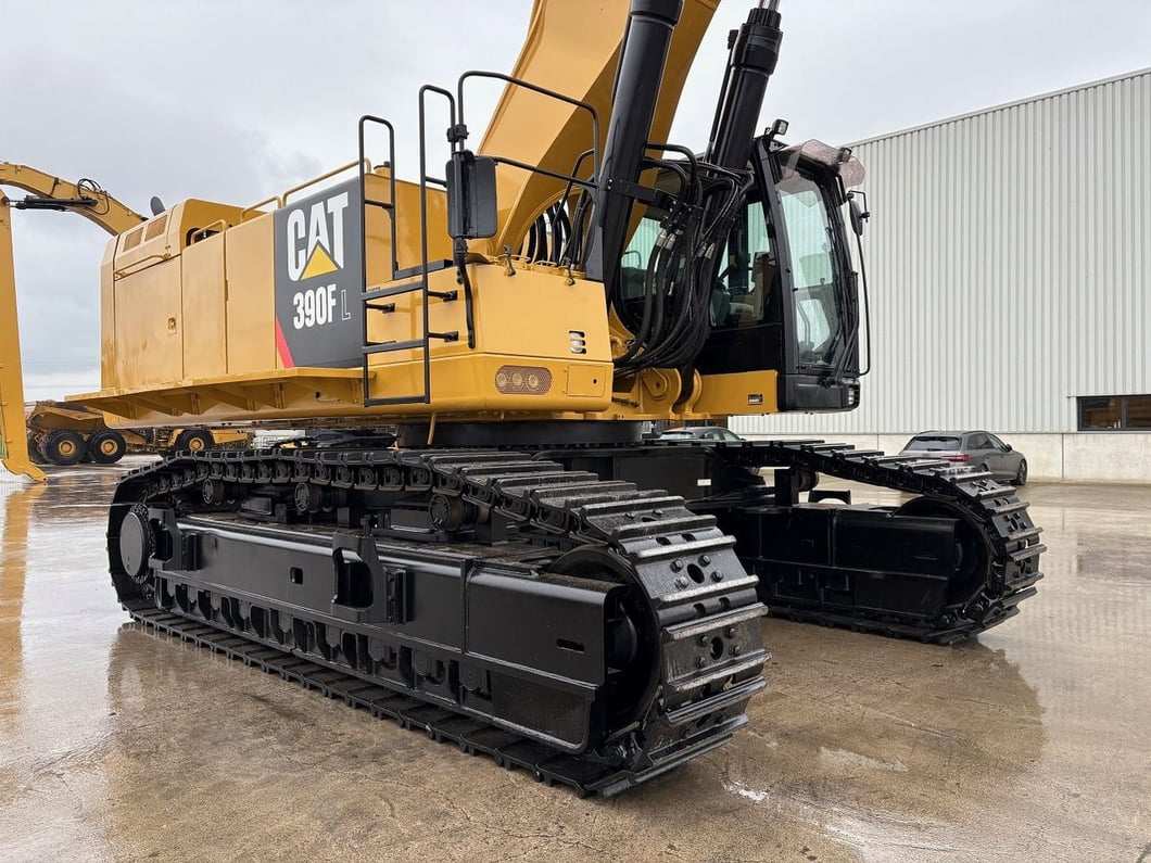 2020 Caterpillar 390F Crawler Excavator