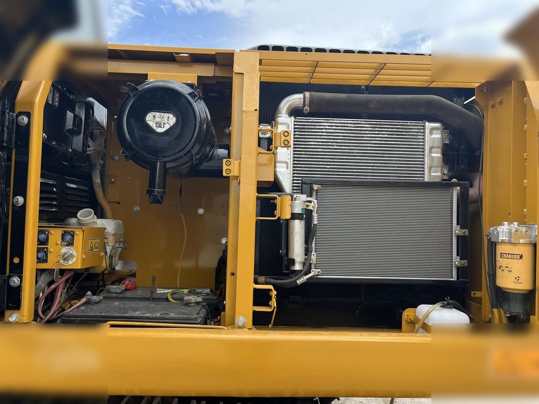 2022 Caterpillar 320D Crawler Excavator