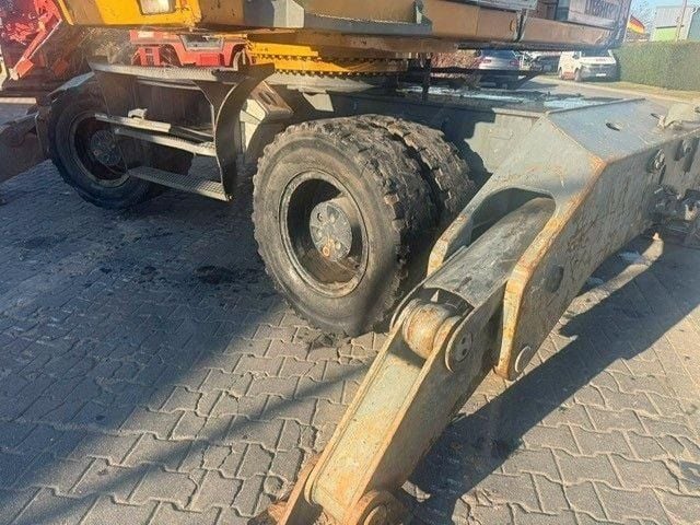 2005 Liebherr A924B Material Handler