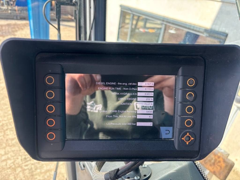2018 Fuchs MHL320F Material Handler