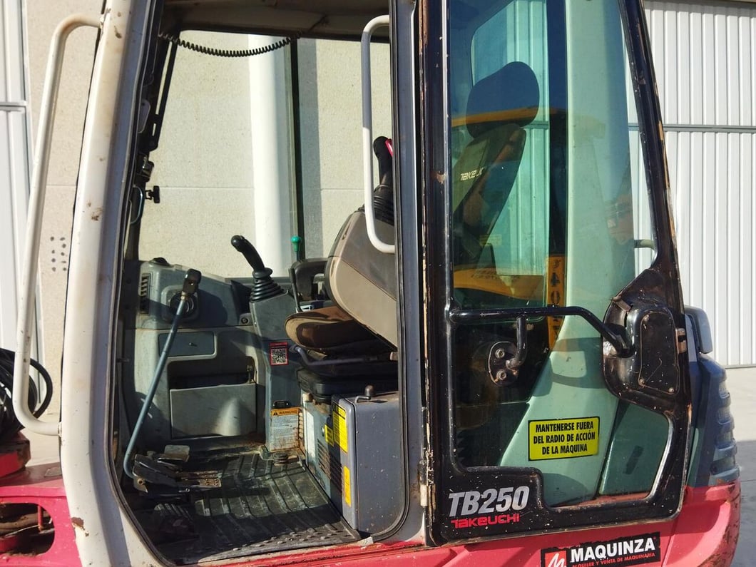 2017 Takeuchi TB250 Mini Excavator