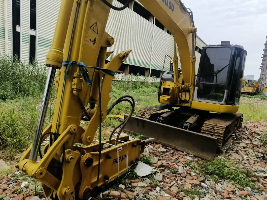 Komatsu PC128US