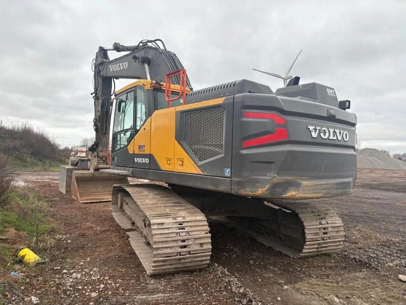 2021 Volvo EC300E Crawler Excavator