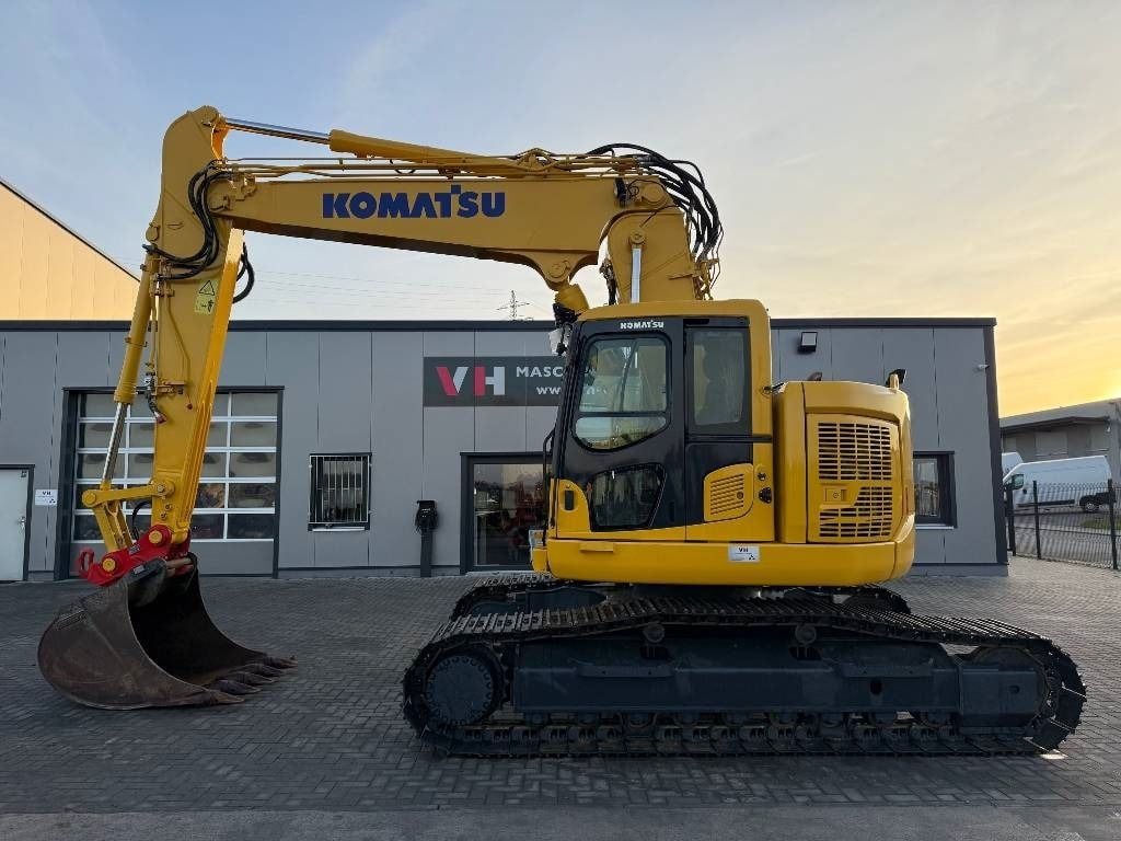2016 Komatsu PC228 USLC-10 Crawler Excavator