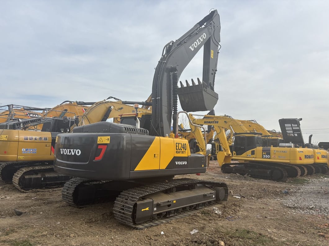 Excavadora de Orugas Volvo EC240 2022