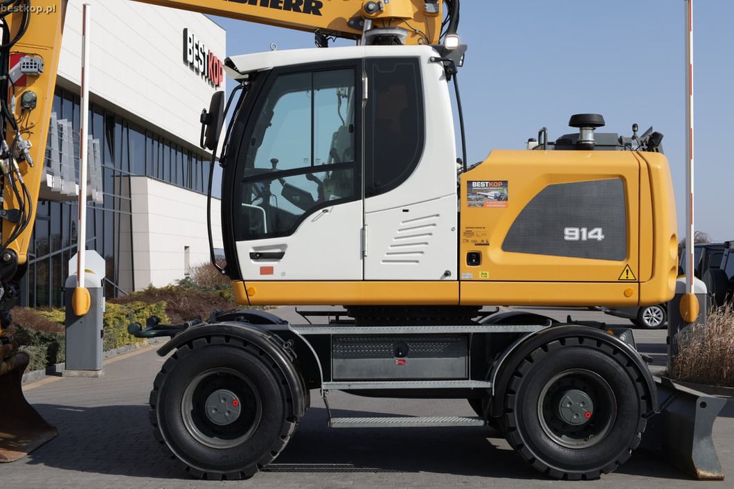 2017 Liebherr A914 LITRONIC Wheel Excavator
