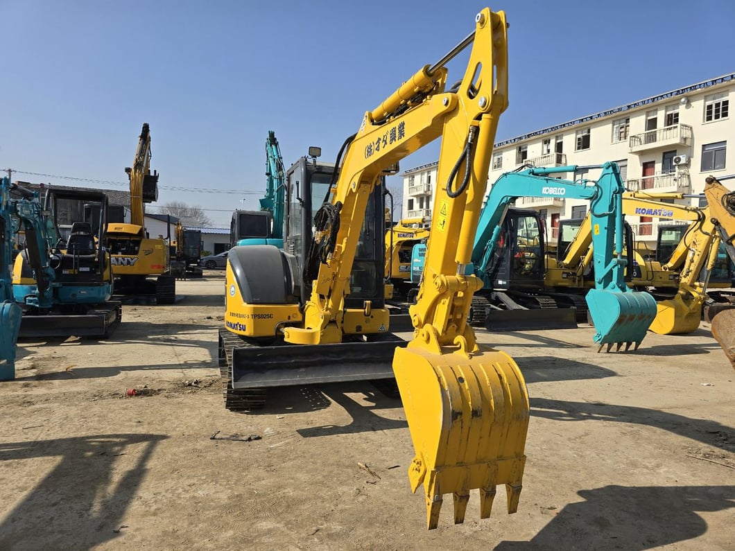 2024 Komatsu PC40 Mini Excavator