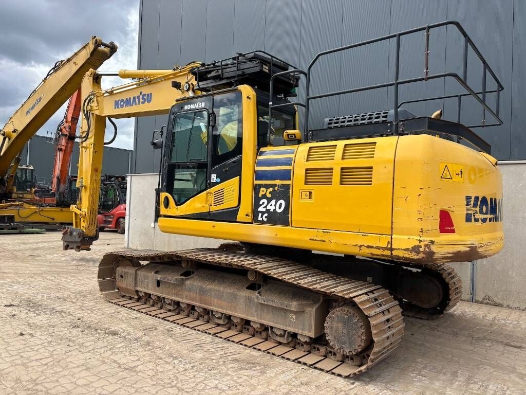 2019 Komatsu PC240LC-11 Crawler Excavator