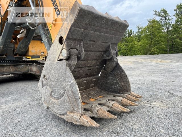 2017 Liebherr R966 Crawler Excavator