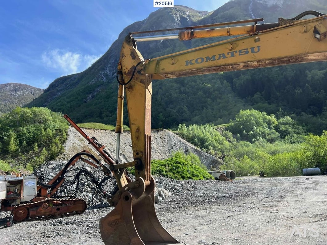 1998 Komatsu PC200-3 Crawler Excavator