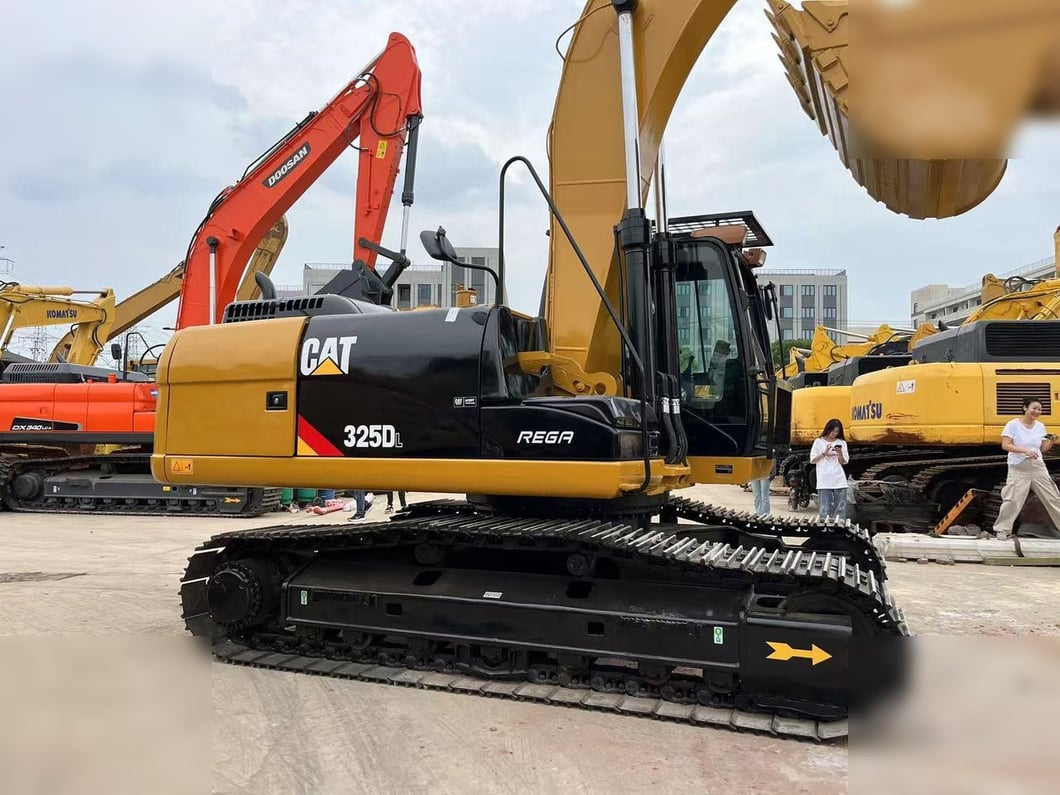 2022 Caterpillar 325D Crawler Excavator