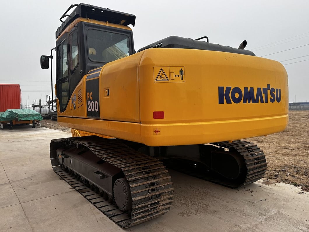2022 Komatsu PC200 Crawler Excavator