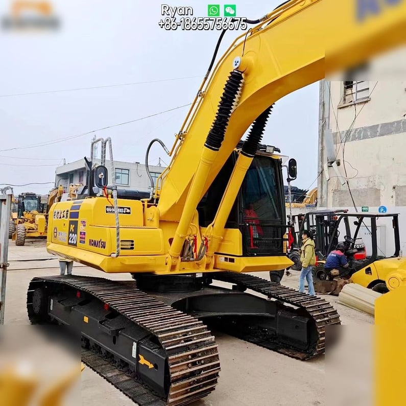 2022 Komatsu PC220-8 Crawler Excavator