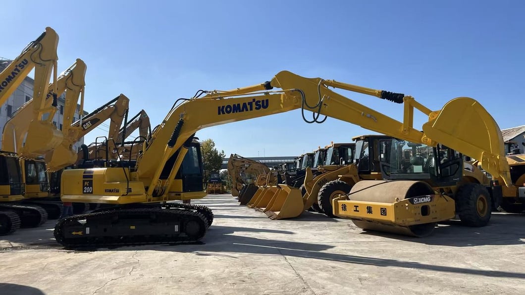 2023 Komatsu PC200-8 Crawler Excavator