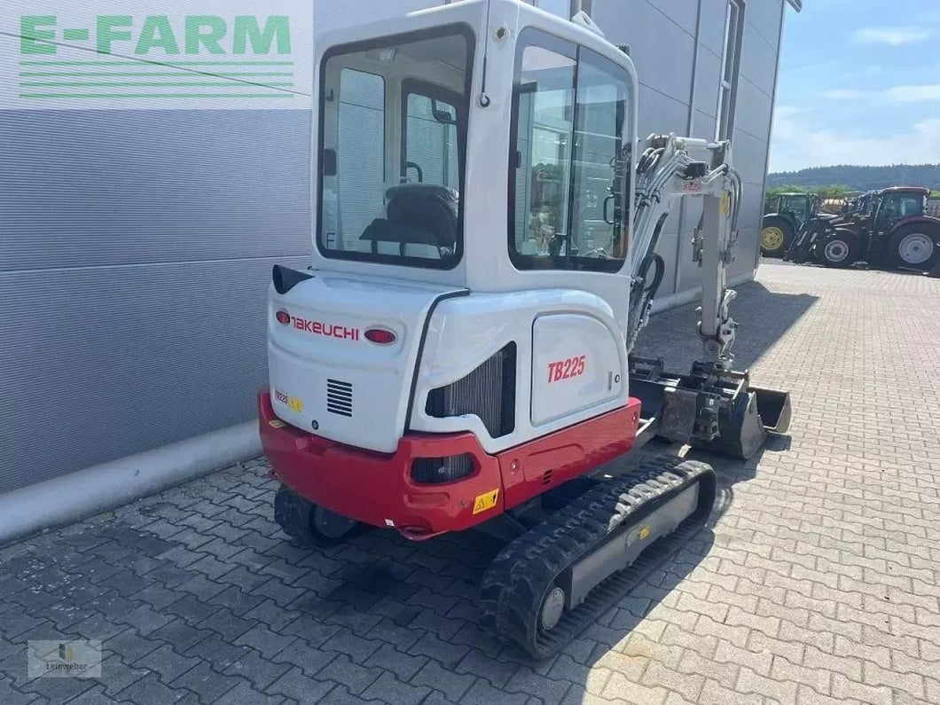 2022 Takeuchi TB225 V4 Mini Excavator
