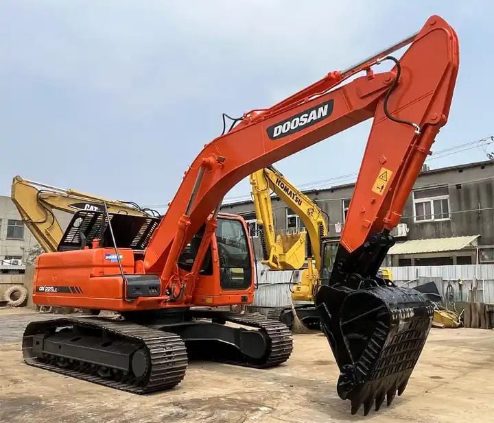 2016 Doosan DX225LC Crawler Excavator