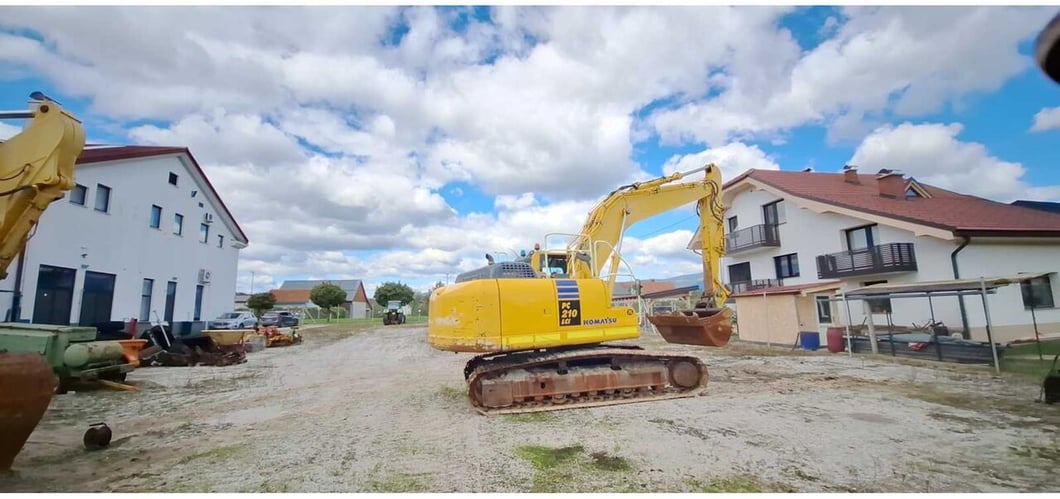 Komatsu PC210LC-10 Crawler Excavator