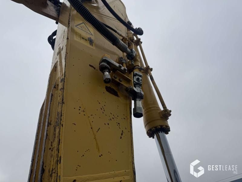 2018 Komatsu PC210LC-11 Crawler Excavator