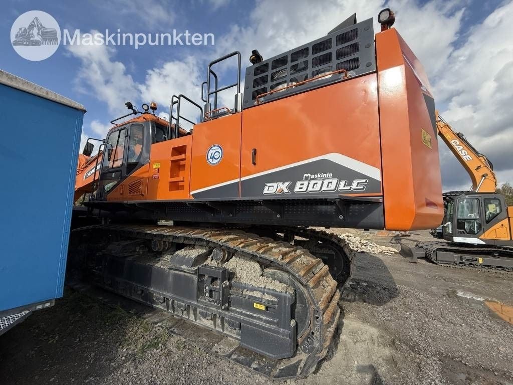 2025 Develon 800LC-7 Crawler Excavator