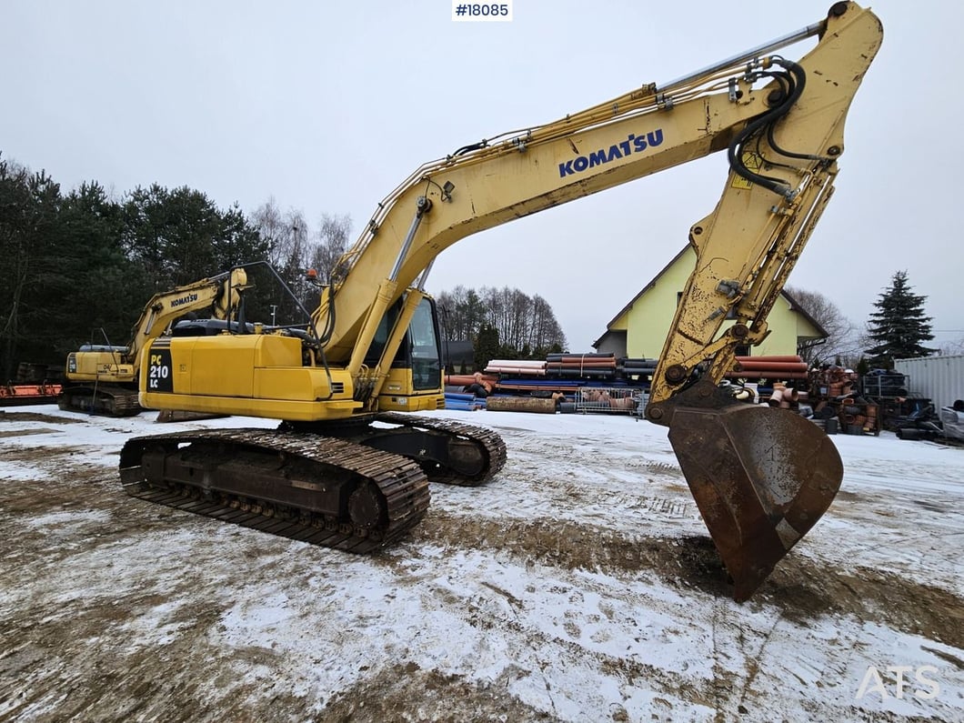2011 Komatsu PC210LC-8 Crawler Excavator