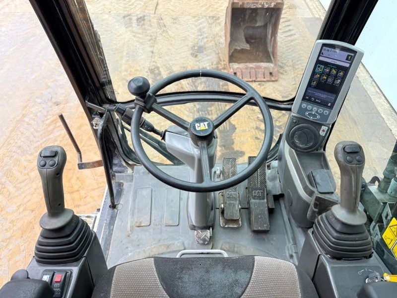 CAT M316D – Quick Coupler / Automatic Greasing (2011)
