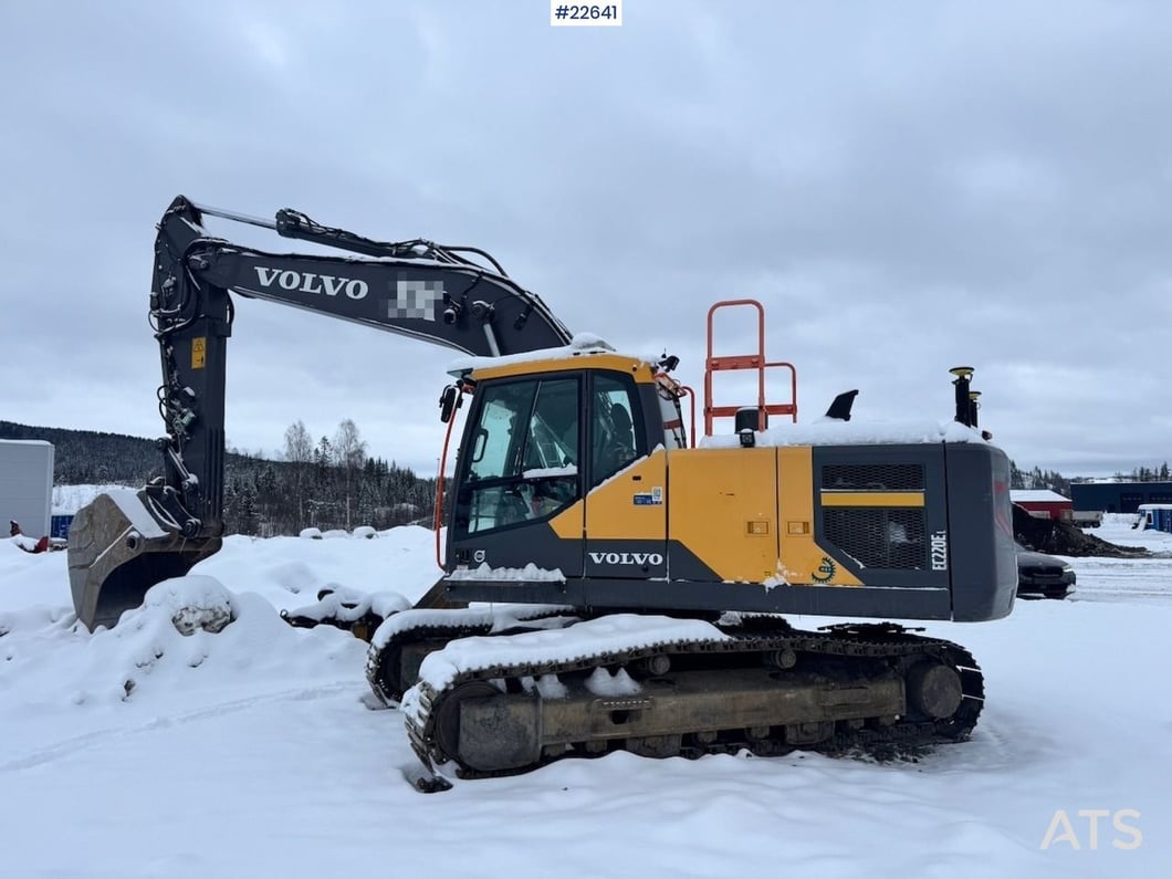 2016 Volvo EC220EL Crawler Excavator