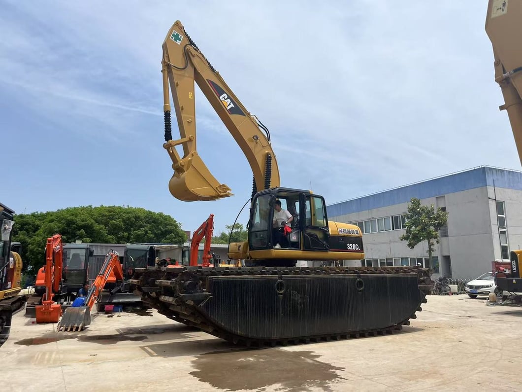 2020 Caterpillar 320CL Amphibious Excavator