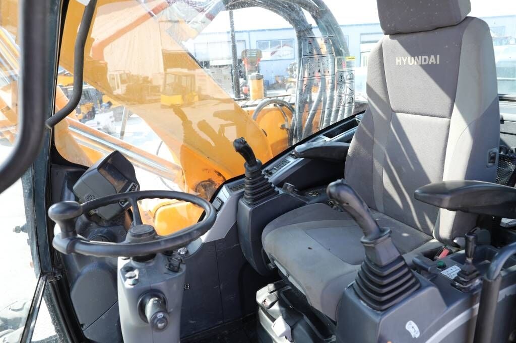 2015 Hyundai R140W-9A Wheel Excavator