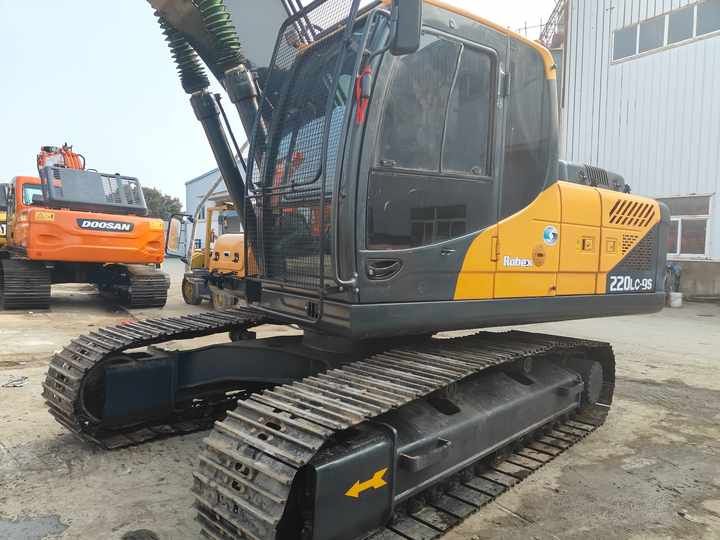 2020 Hyundai R220LC-9S Crawler Excavator