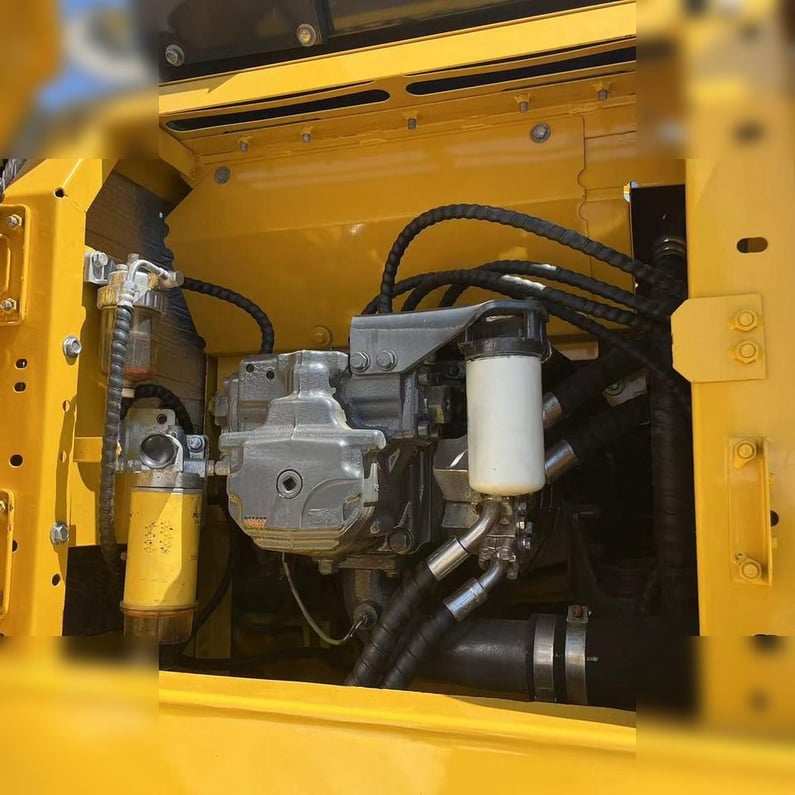 2022 Komatsu PC200-8 Crawler Excavator