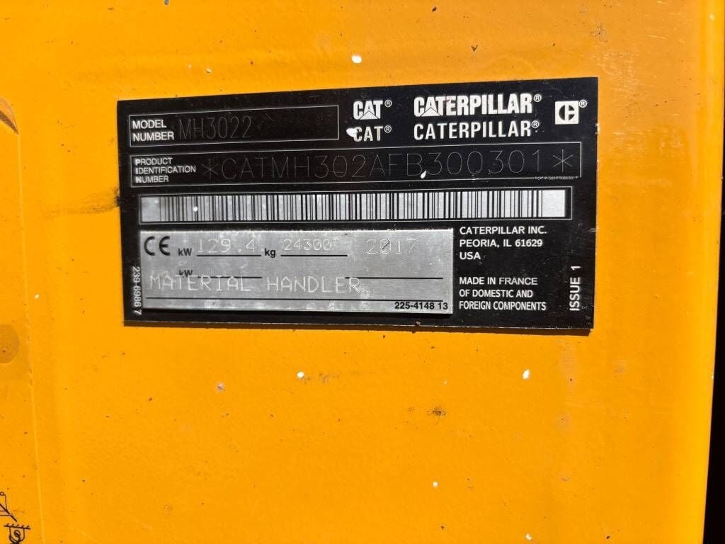2017 Caterpillar MH3022 Material Handler