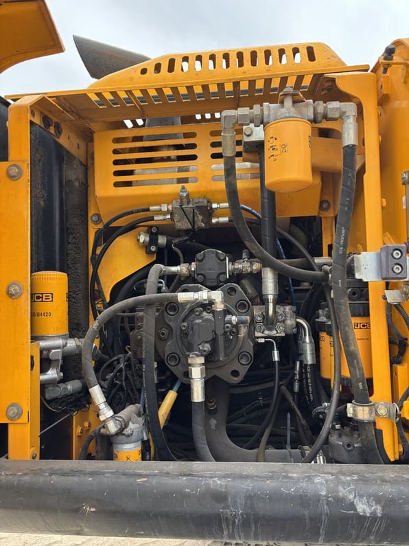 2015 JCB JS220LC Crawler Excavator