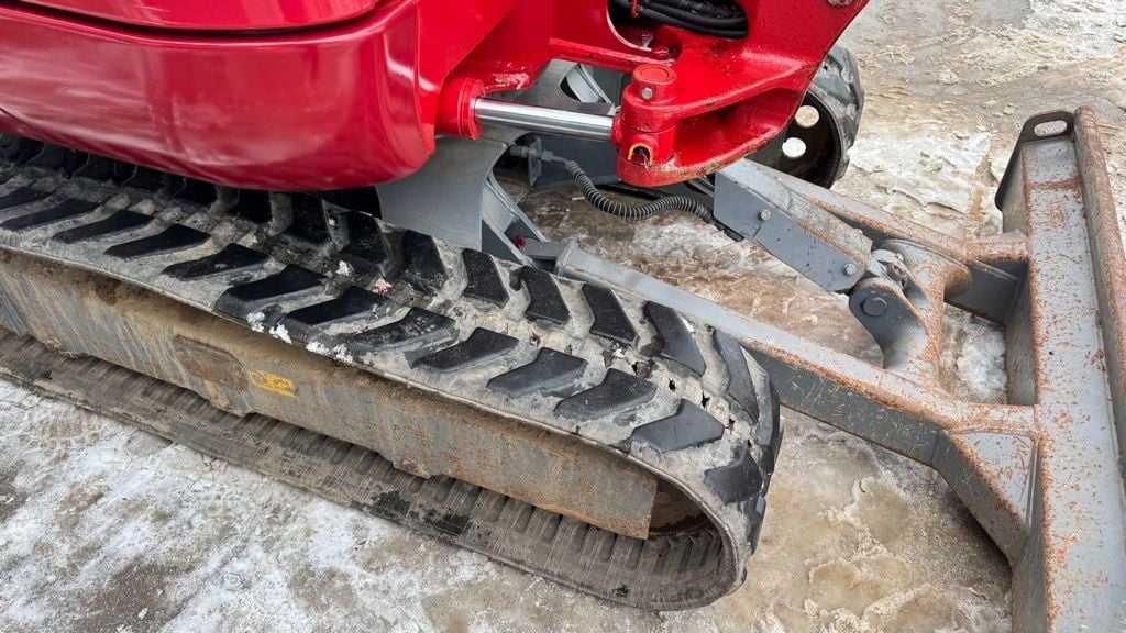 2017 Takeuchi TB230 Mini Excavator