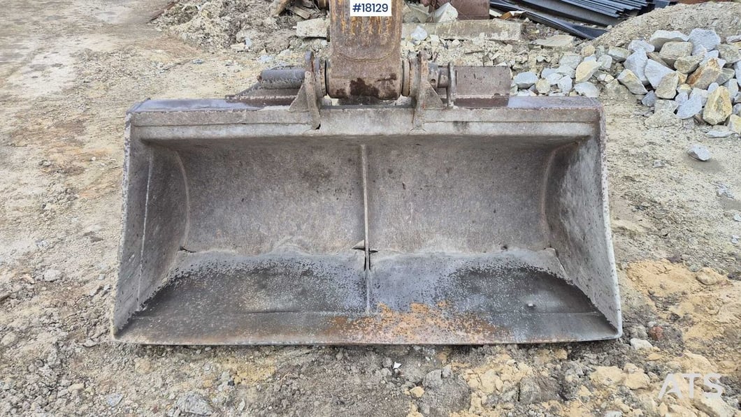 2006 Komatsu PC240LC-8 Crawler Excavator