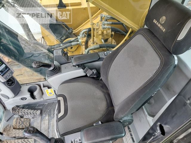 2019 Caterpillar 390FL Crawler Excavator