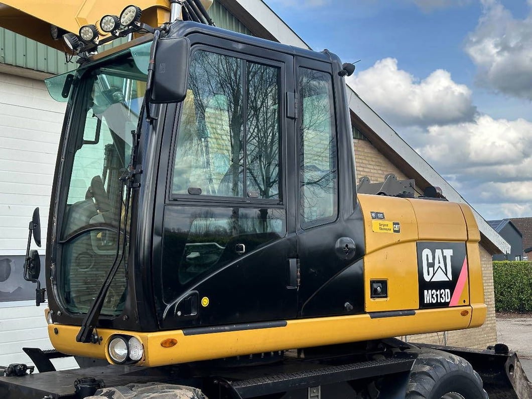 2011 Caterpillar M313D Wheel Excavator