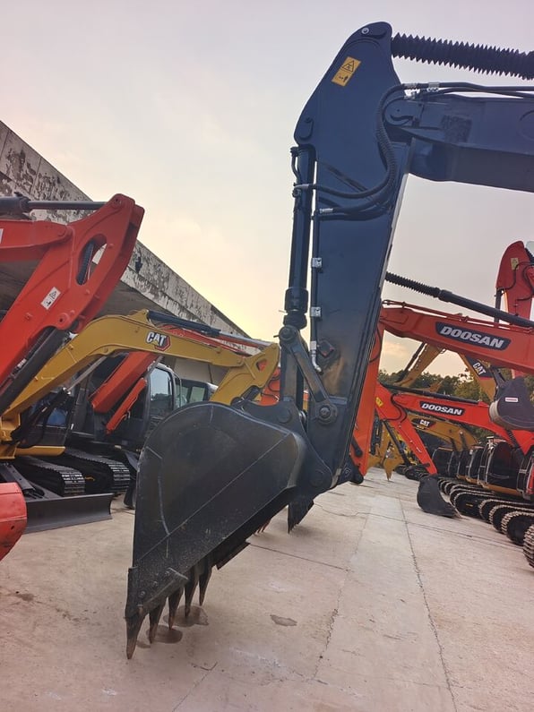 2025 Hyundai R305LC-9T Crawler Excavator
