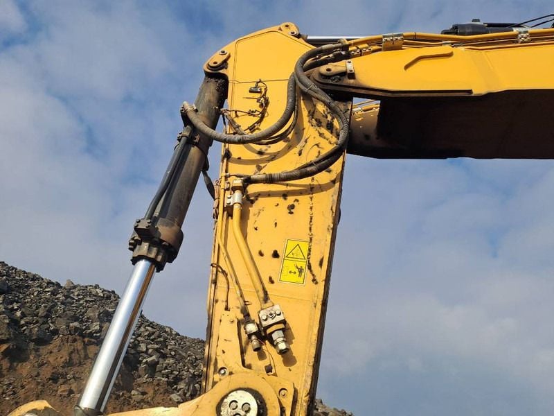 2024 Caterpillar 395 Crawler Excavator