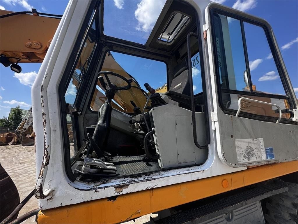 1999 Liebherr A316 Wheel Excavator