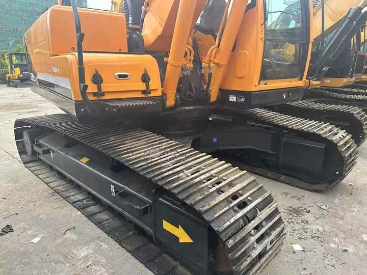 2016 Hyundai R220LC-9S Crawler Excavator