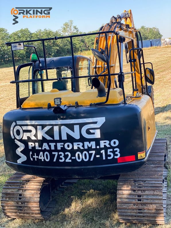 2019 JCB JS131LC