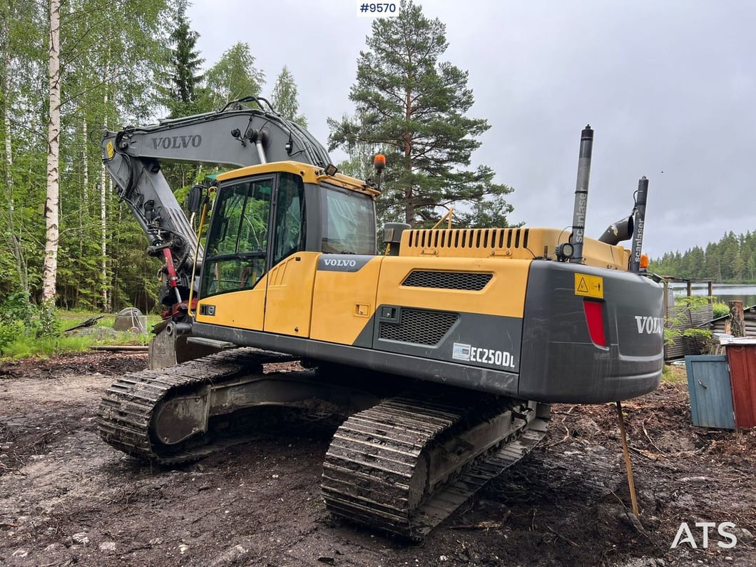 2011 Volvo EC250DL Crawler Excavator