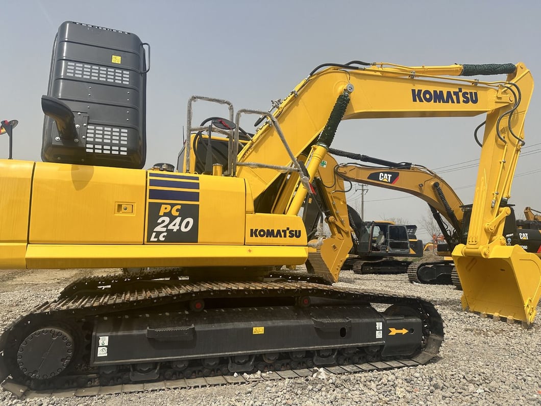 2023 Komatsu PC240LC-8 Crawler Excavator