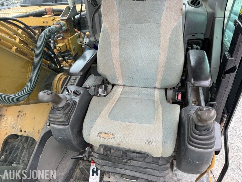 2011 Caterpillar 320DL Crawler Excavator
