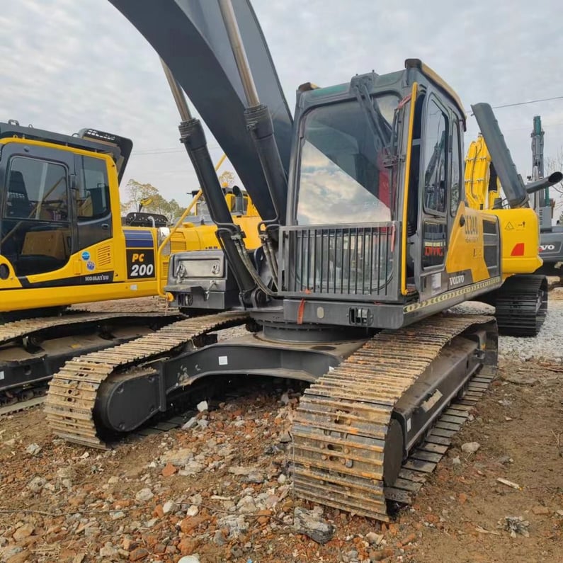 2021 Volvo EC240CL Crawler Excavator