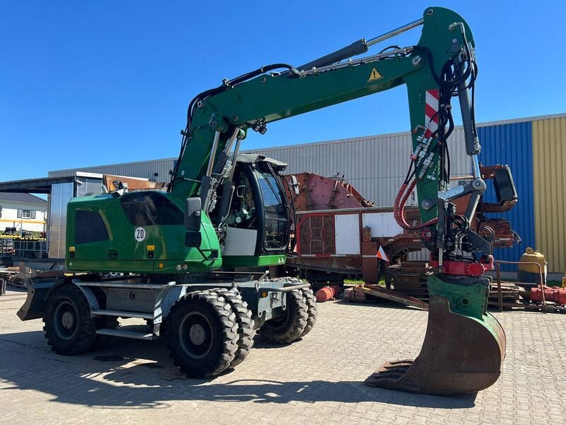 2017 Liebherr A914 Wheel Excavator